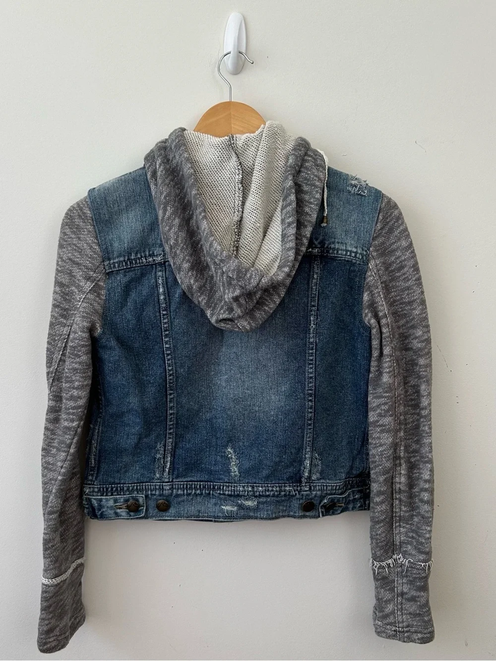 Free People Denim Jacket S/P Blue Wash Distressed Removable Hoodie French Terry - Picture 2 of 11